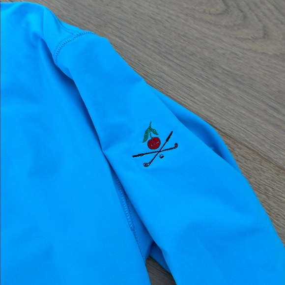 4 golf or tennis tops - Picture 5 of 6